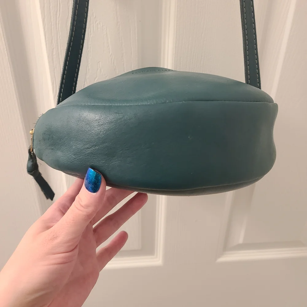 Portland Leather Women's Round Teal Bag Pristine Like New Discontinued Color - Picture 3 of 8